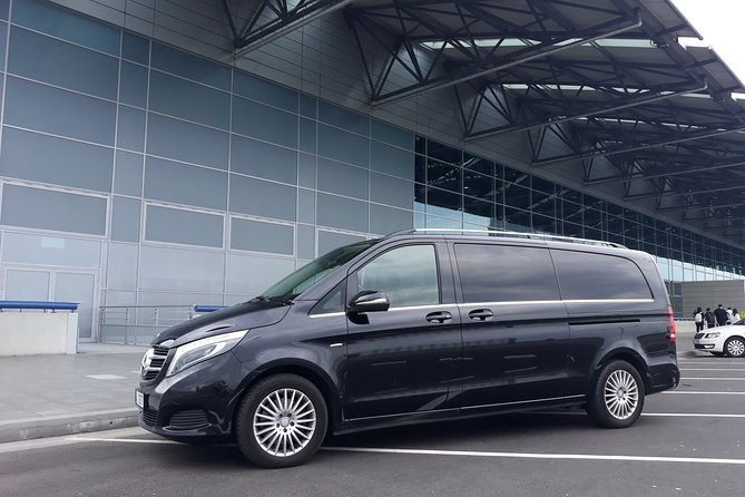 Prague Airport Private Arrival Transfer - Timing window: 24/7 pickup during the service period