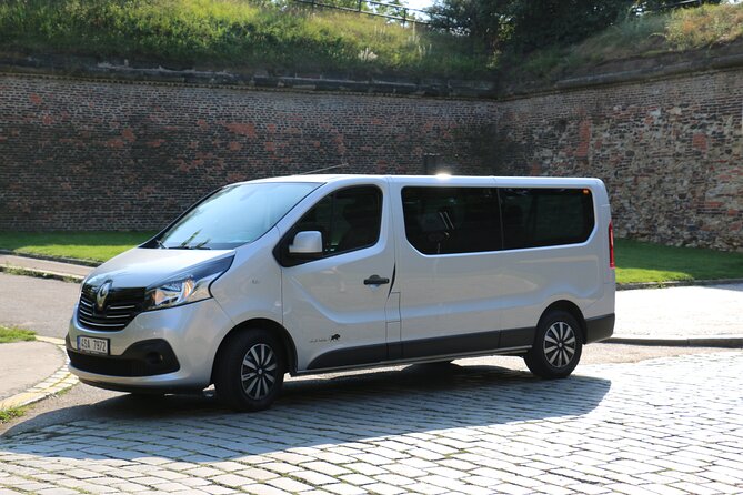 Prague Airport Transfers, Praga Aeropuerto Traslados, ESPAŇOL-ENG - Key Highlights Worth Your Time