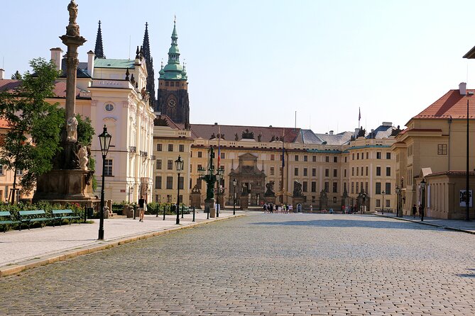 Prague Airport Transfers, Praga Aeropuerto Traslados, ESPAŇOL-ENG - A Mini Prague City Tour on the Way (Useful, Not Fluffy)