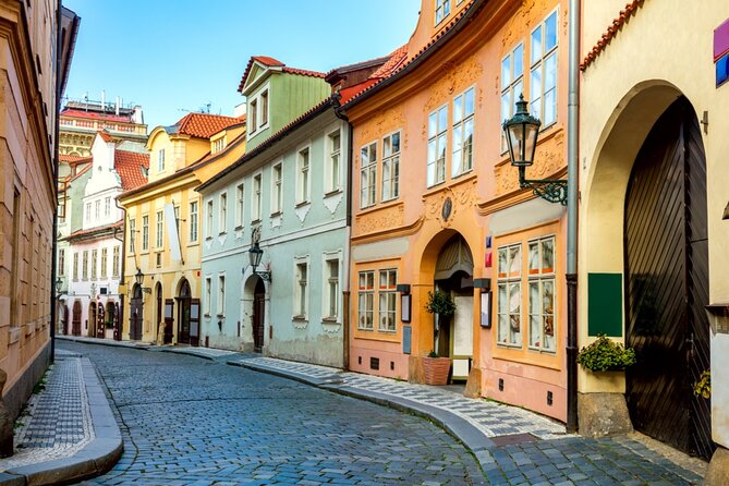 Prague: Alchemy & Dark Arts Exploration Game Tour - Starting at the Franz Kafka Rotating Head: your story kick-off