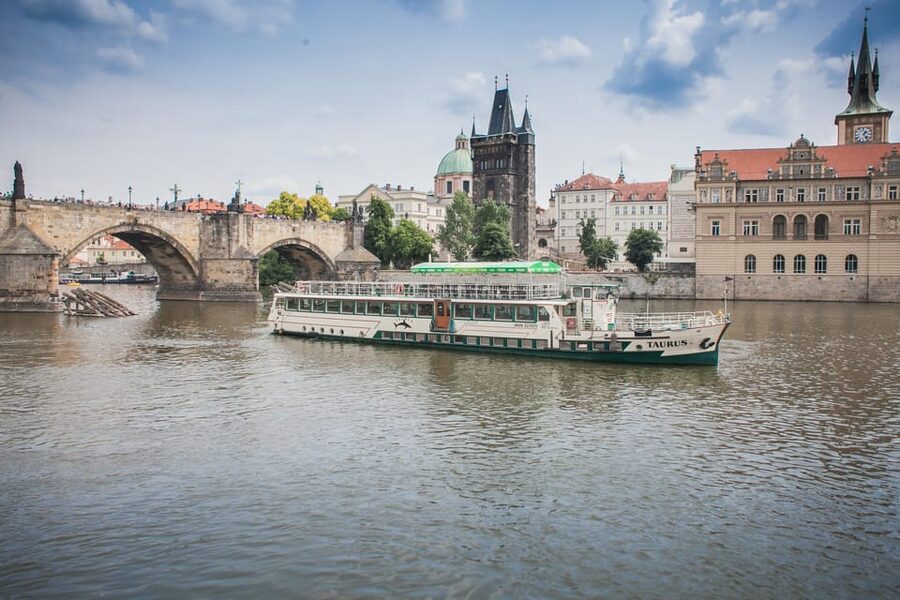 Prague: An unforgettable 2-hour cruise on the Vltava River. - Vltava valley scenery: when the city thins out