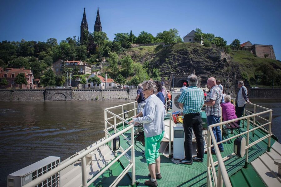 Prague: An unforgettable 2-hour cruise on the Vltava River. - Where you meet at Dock 14 on Dvořákovo Nábřeží