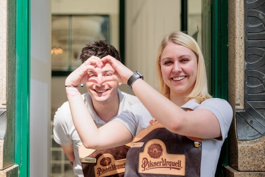 Prague: Beer Pouring Class at Pilsner Urquell Experience - Hladinka, Šnyt, and Mlíko: what you’re really practicing