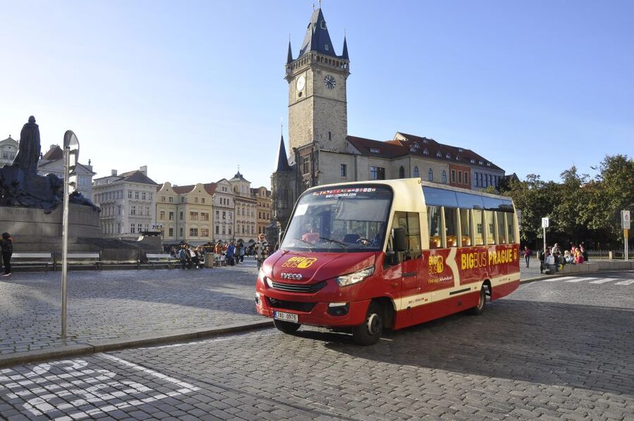 Prague: Big Bus Hop-on Hop-off, Castle Tour and River Cruise - The 14:15 Prague Castle exteriors guide (English only)