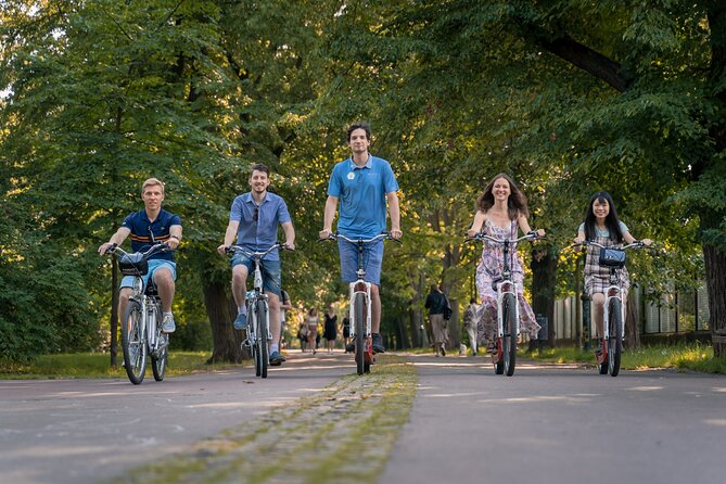Prague Bike Tour - Guides and storytelling: hearing Prague while you move