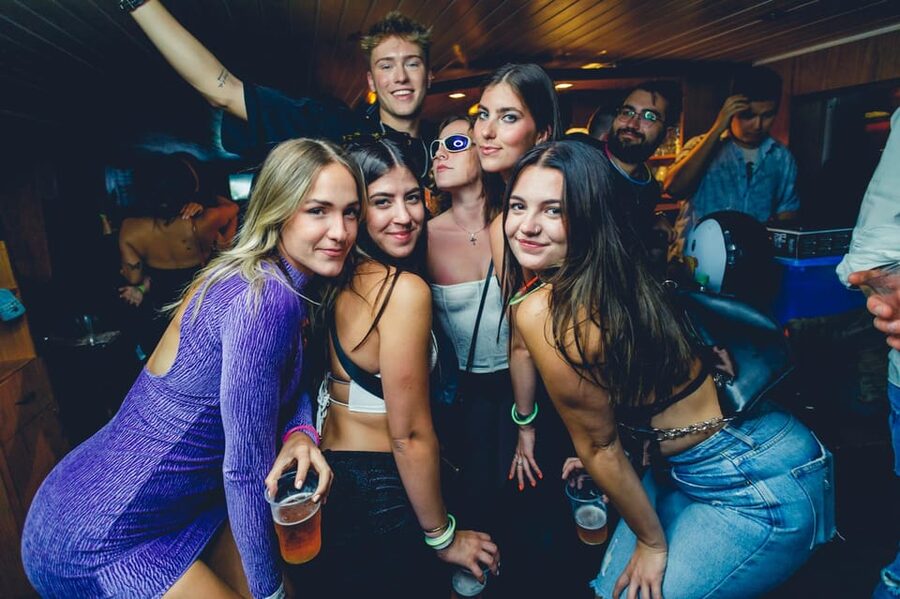 Prague: Boat Party with Unlimited Drinks & After Party Entry - A Prague night that starts with river views
