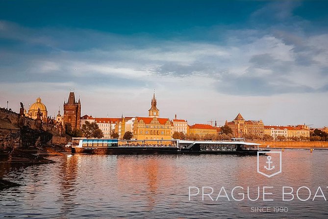 Prague Boats 3-hour Dinner Cruise - 6 Key Things to Know Before You Go