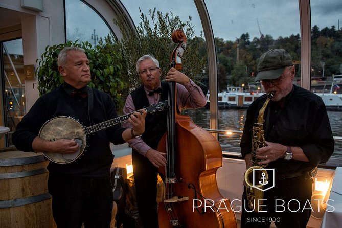 Prague Boats 3-hour Dinner Cruise - Live Music on Board: Great When You’re in the Right Spot