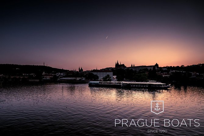 Prague Boats 3-hours Crystal Dinner Cruise - Why a 7pm Vltava dinner cruise works in Prague
