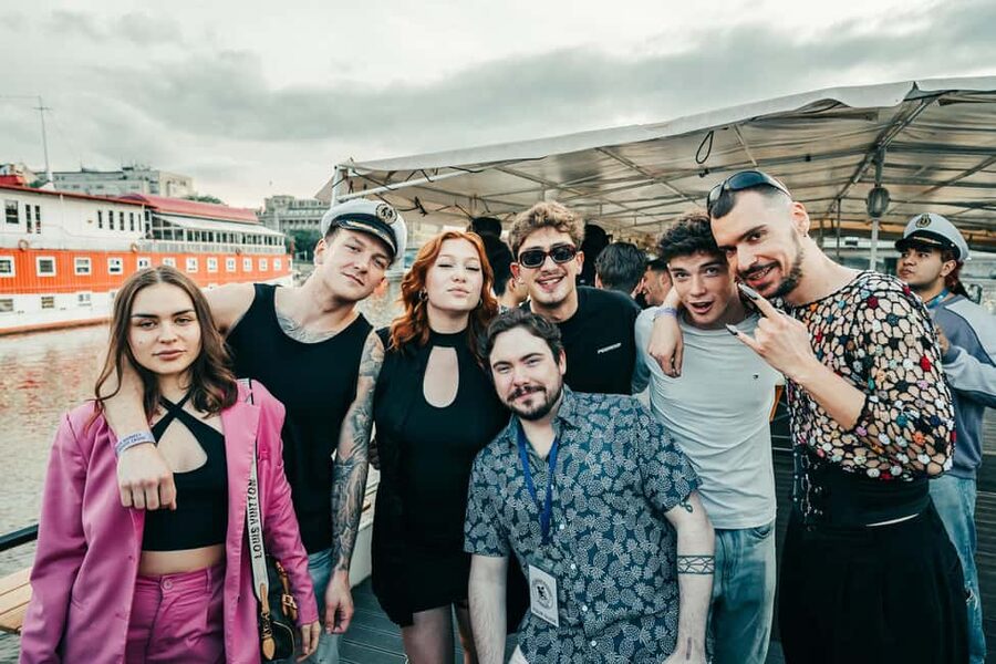 Prague: Booze Cruise with Open Bar and Duplex Entry - Key takeaways before you go