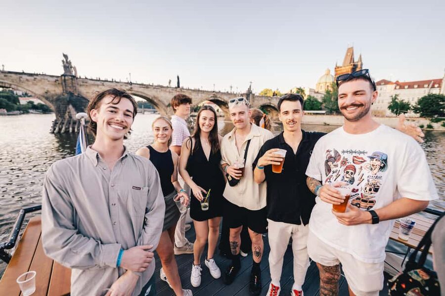 Prague: Booze Cruise with Open Bar and Duplex Entry - Who This Is Best For (and who should skip it)