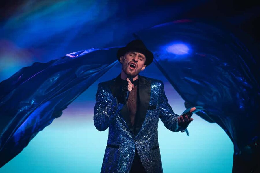Prague:Breathtaking Cabaret Show with 4-Course Dinner Option - Where You’ll Be Watching: U Pavouka and the La Scène Feel