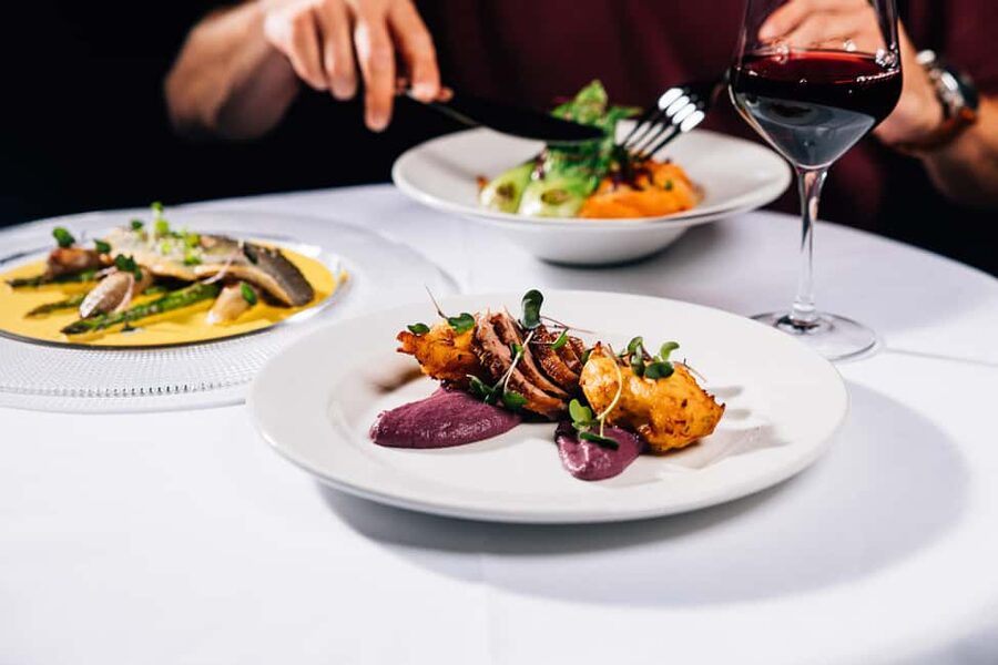 Prague:Breathtaking Cabaret Show with 4-Course Dinner Option - Practical Tips for Your Evening: Times, Dress, and Finding the Room