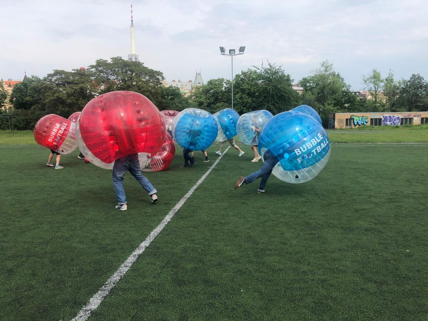 Prague: Bubbles football - Zorb Football in centrum - Getting suited up: changing room, knee pads, and a quick warm-up