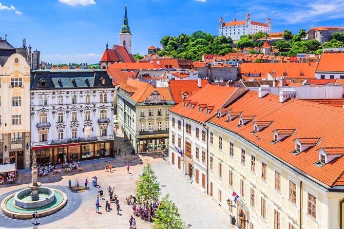 Prague-Budapest One-Way Sightseeing Day Tour - Stop 1: Lednice Palace gardens, Palm House, and the Minaret