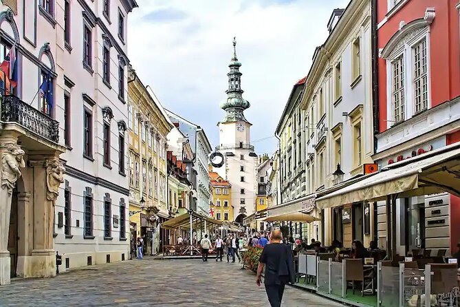 Prague-Budapest One-Way Sightseeing Day Tour - The drive between stops: why the guide matters so much