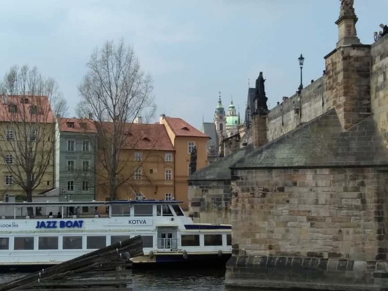 Prague: Bus and Boat Tour - The One-Hour Vltava Cruise: The Views That Make This Tour Click