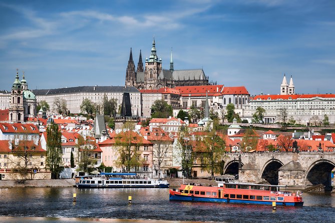Prague: Bus Tour, Walking Tour, River Cruise and Lunch - Kampa to Charles Bridge: river views with tight timing