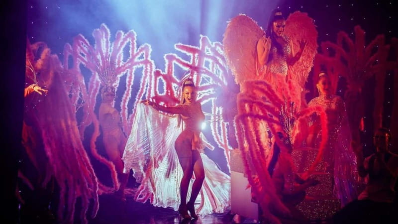 Prague: Cabaret Show at Medusa - Nightlife Prague - Food and drinks: what’s included vs what you’ll pay for