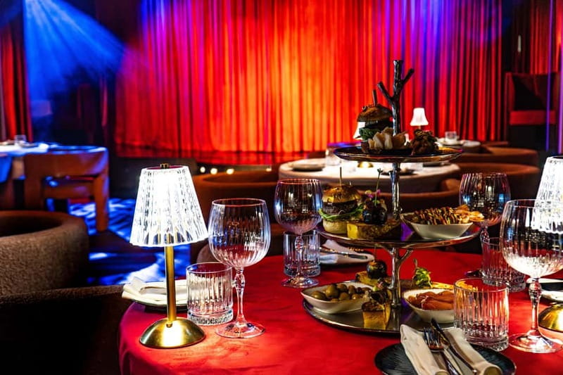 Prague: Cabaret Show at Medusa - Nightlife Prague - A simple way to plan the evening