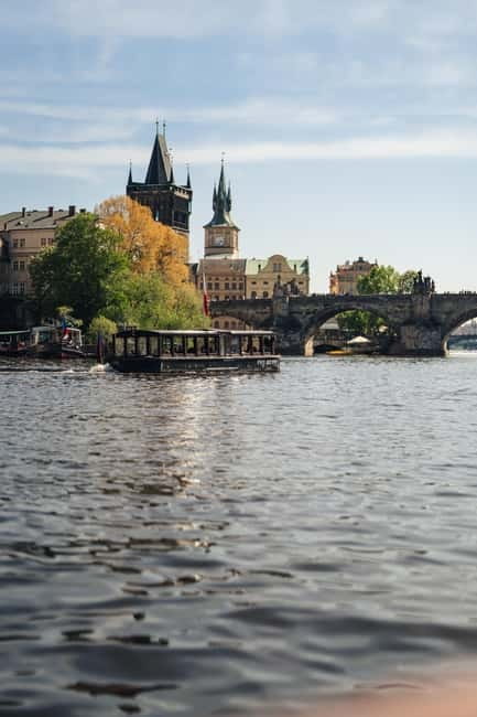 Prague: Canal Cruise Around Charles Bridge - Free drinks and seasonal treats: why this is more than a gimmick