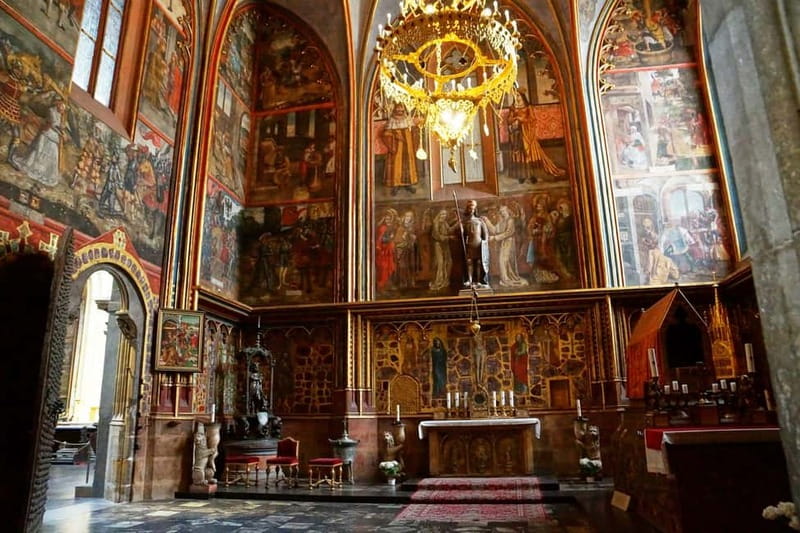Prague Castle: 1-Hour Introduction Tour with Entry Ticket - Old Royal Palace: when you want the ceremonial interiors