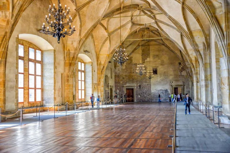 Prague Castle: 1-Hour Introduction Tour with Entry Ticket - The ticket detail that changes your whole visit: 2 days, 4 sights, 1 entry each