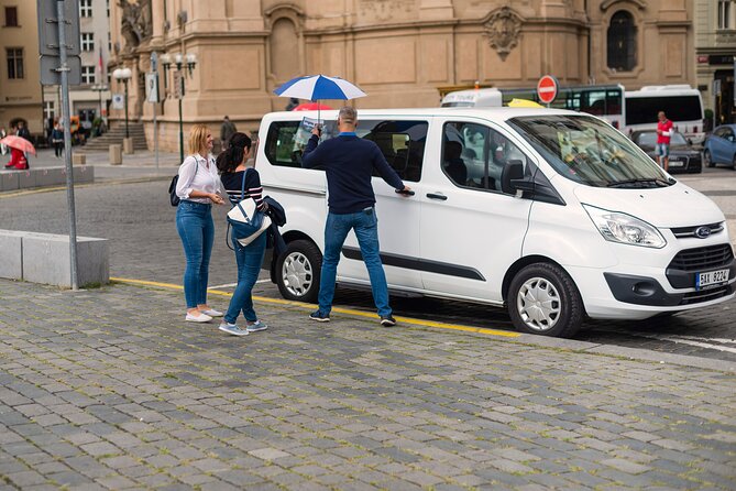 Prague Castle: Admission Ticket With Bus Transfer And Audioguide - A self-paced visit powered by a phone audioguide