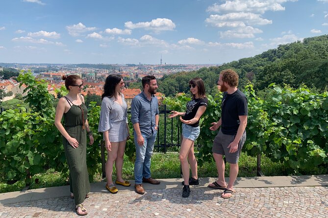 Prague Castle and Pubs Tour with Drinks Included - Prague Castle highlights: what you see without paid-entry stress