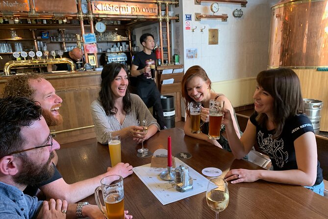 Prague Castle and Pubs Tour with Drinks Included - Start at Malostranské náměstí: where the tour finds its pace