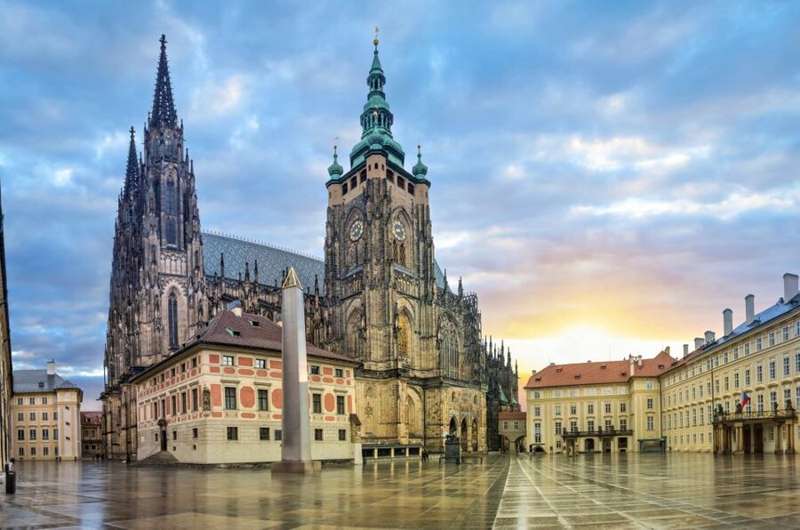 Prague Castle and St. Vitus Cathedral Private Walking Tour - The 5-hour version adds Mala Strana, Black Tower, and a Charles Bridge finish