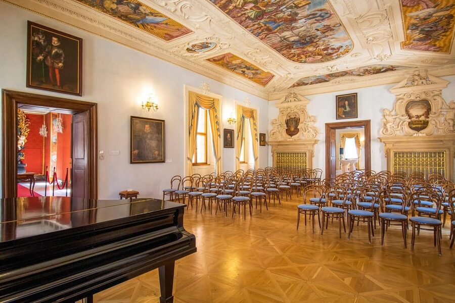 Prague Castle: Midday Classical Concert at Lobkowicz Palace - Inside Lobkowicz Palace: the Baroque Concert Room and its stucco ceilings