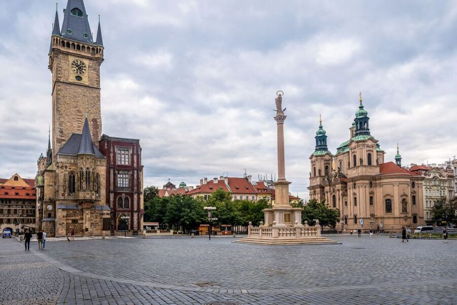 Prague: Castle, National Museum & Town Hall Tickets & Audio - Prague Castle at Your Pace: From 9th-Century Origins to Golden Lane