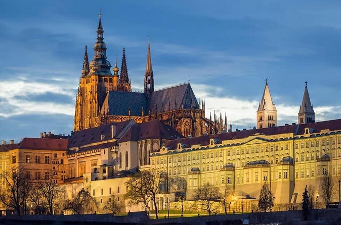 Prague Castle Skip-The-Line Ticket with Audio guide - Audio guide on your phone: easy when it works, frustrating when it doesn’t