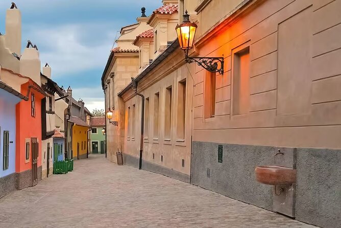 Prague Castle Skip-The-Line Ticket with Audio guide - The main circuit you’ll enter: St. Vitus, Royal Palace, St. George’s, Golden Lane