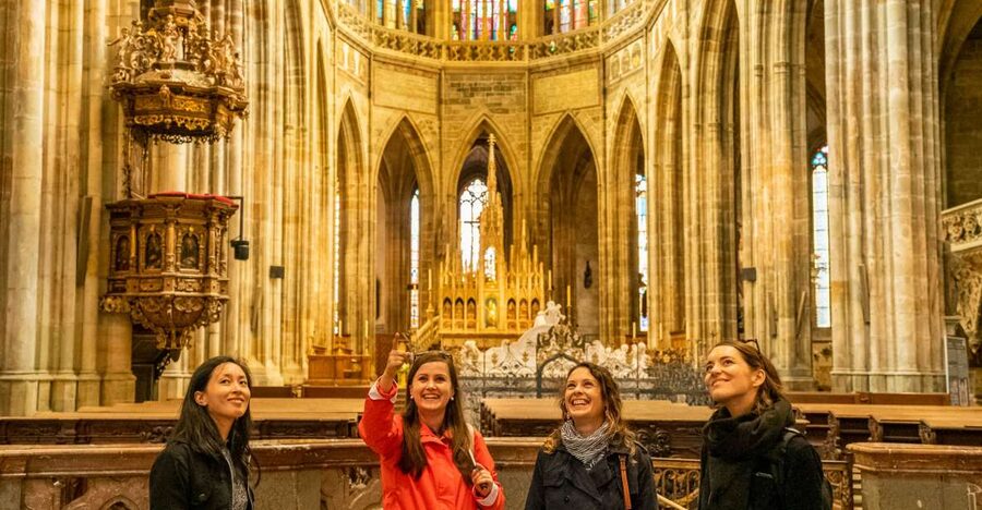 Prague: Castle Tour with Local Guide and Entry Ticket - Getting Up to Prague Castle from Malostranská (Meeting Point + Tram)