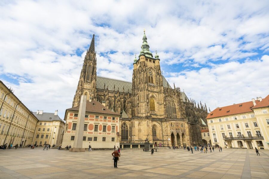 Prague: Castle Tour with Local Guide and Entry Ticket - Old Royal Palace and Vladislav Hall: Where Big Events Happened
