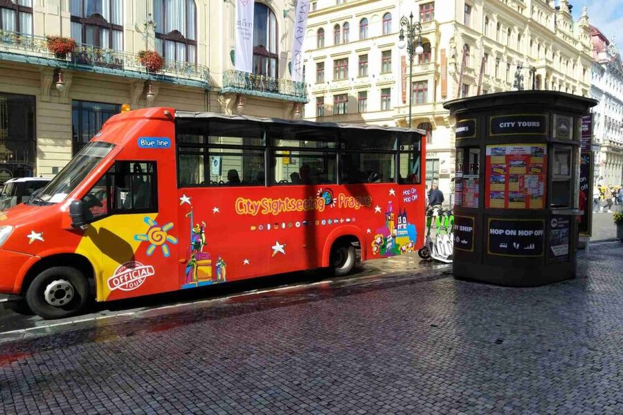 Prague: City Sightseeing HOHO Bus Tour & Optional Boat Tour - Red Line: Main Train Station loop with St. Vitus Cathedral and Petrin Garden access