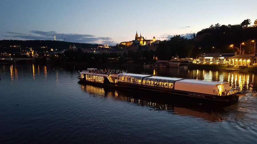 Prague: City Tour and Dinner Cruise with Hotel Pickup - Should You Book This Prague City Tour and Dinner Cruise?