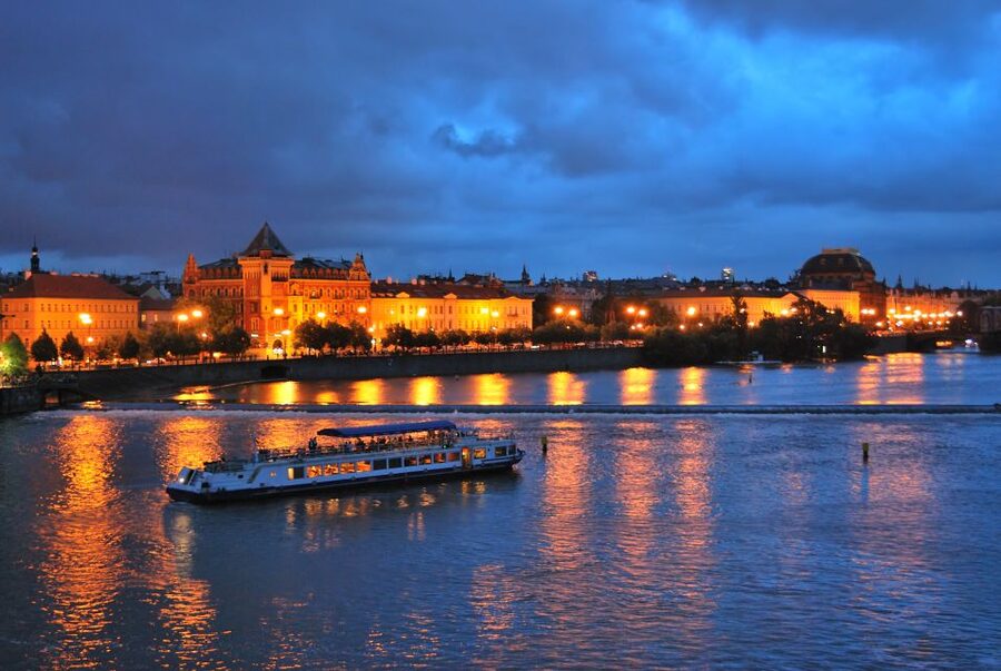 Prague: City Tour and Dinner Cruise with Hotel Pickup - Who This Tour Fits Best in Prague