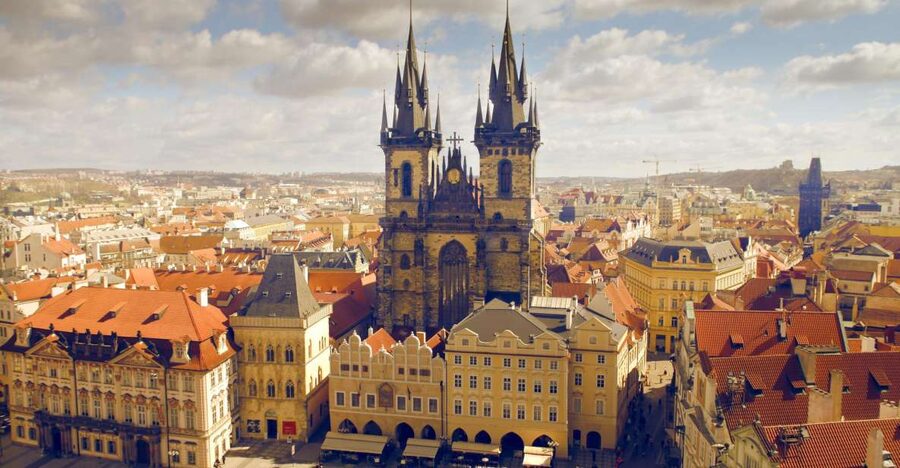 Prague: City Tour in Full - From Malostranská to the Castle: the tour’s smart starting point