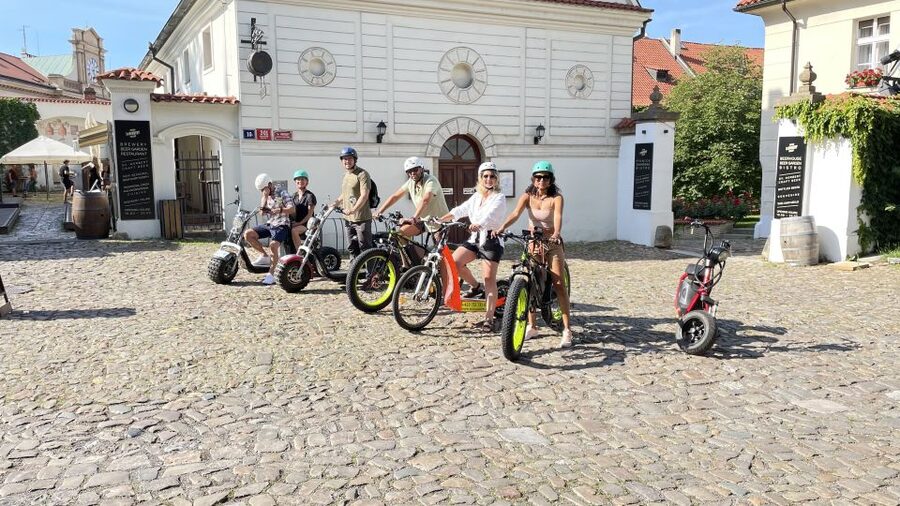 Prague: City Viewpoints Tour by Electric Fat Bike - Petrin Hill and Petrin Tower: a famous climb without the whole-day fatigue