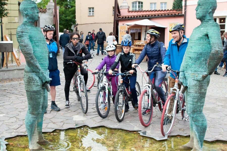 Prague: Classic City Bike Tour - John Lennon Wall to Charles Bridge: Iconic Stops, Photo-Friendly Timing
