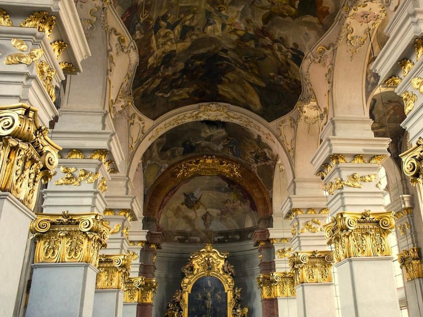 Prague: Classical Concert at St. Giles' Church - Inside the church: seating, comfort, and the acoustics