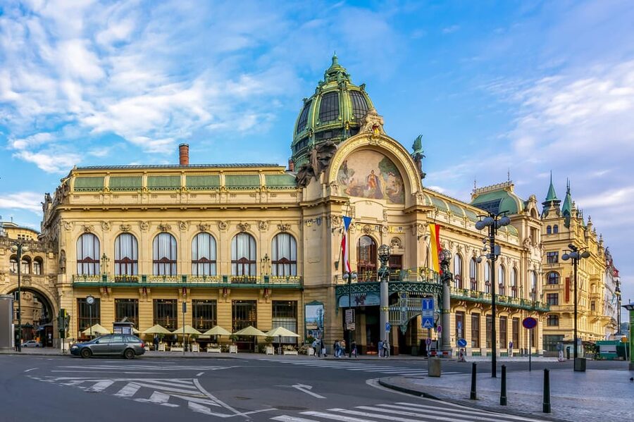 Prague: Classical Concerts at Smetana Hall, Municipal House - Sound and performance style: why the ensemble format can change how you feel