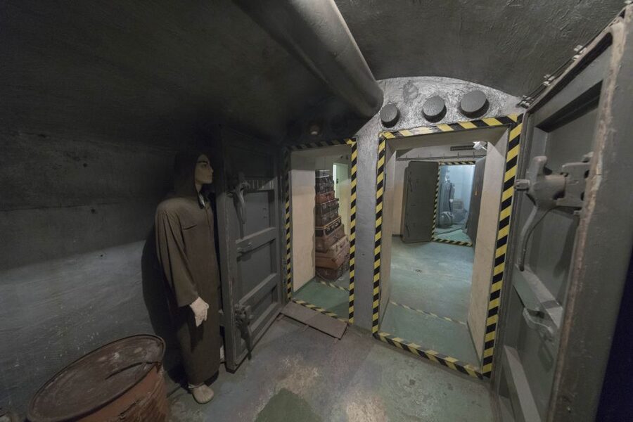 Prague: Communism History and Nuclear Bunker Guided Tour - Velvet Revolution Memorial and the Idea of Turning Points