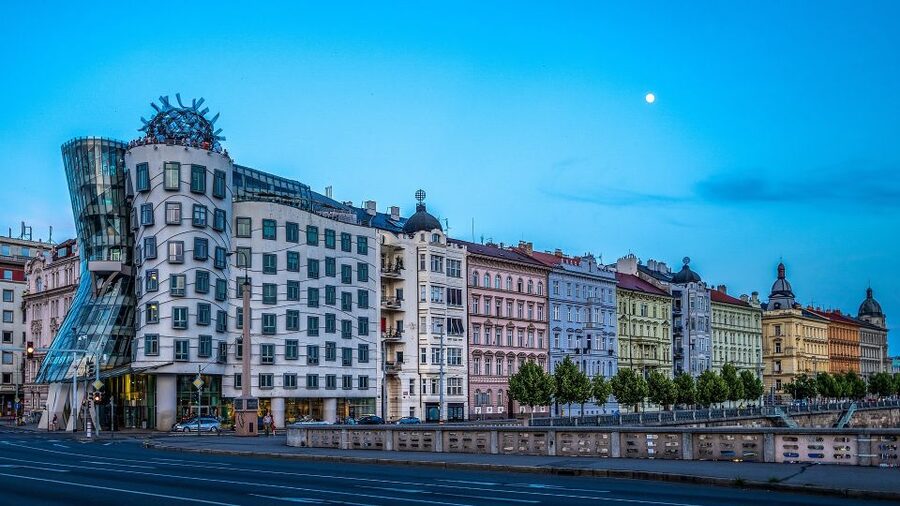 Prague Complete Tour in Spanish & Lunch, Tickets - A 6.5-hour Prague route that keeps the day flowing