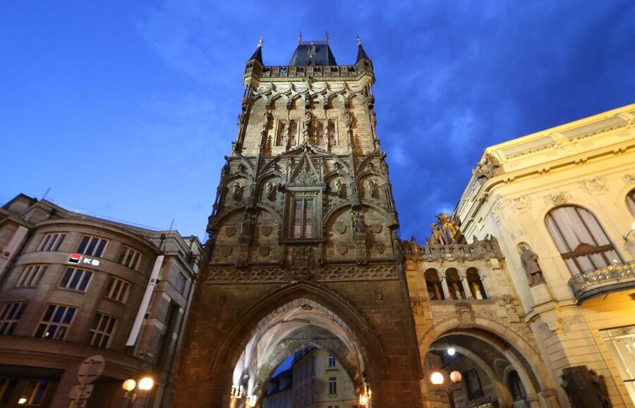 Prague Complete Tour in Spanish & Lunch, Tickets - Charles Bridge and the last big photo stop