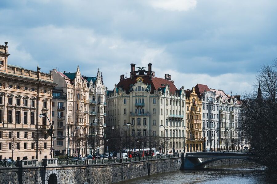 Prague Complete Tour in Spanish & Lunch, Tickets - The included Czech lunch: what you gain by not managing meals