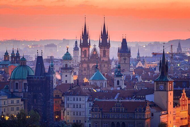 Prague DeLuxe Tour: Views, Hidden Gems, Tastings & River Cruise - Prague Castle Courtyards and a Lobkowicz Toast